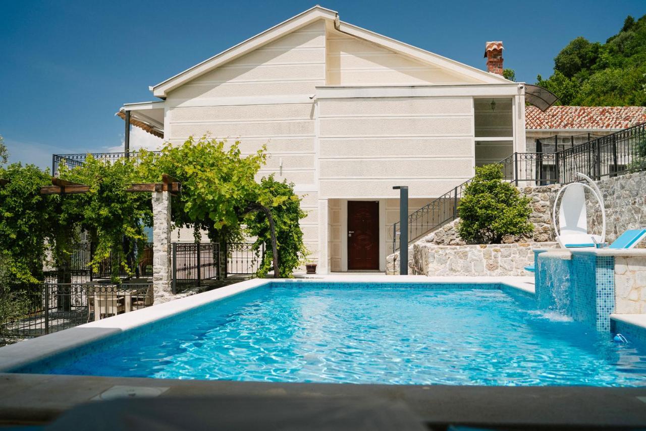 Dub Villa *